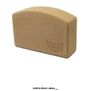 Bloque o ladrillo de yoga EVERLAST hecho de corcho natural. Accesorio antideslizante para mejorar el equilibrio y las posturas.
