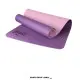 Colchoneta Yoga Mat 6mm TPE EVERLAST resaltando su textura antideslizante para mayor rendimiento. Color rosado