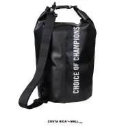 BOLSO WATERPROOF 15L EVERLAST resaltando su cierre enrollable para mayor rendimiento. Color Negro. Vista Atrás