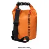 BOLSO WATERPROOF 5L EVERLAST resaltando su tamaño compacto para mayor rendimiento. Color Naranja. Vista Atrás
