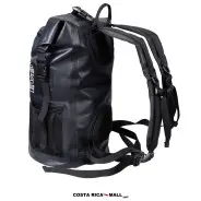 Mochila WATERPROOF 35L EVERLAST resaltando su diseño ergonómico para mayor rendimiento. Color Negro. Vista al lado